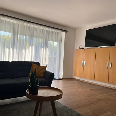 Toelgyes Apartmanhaz