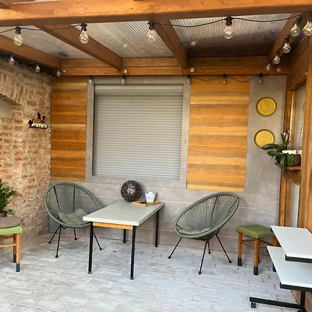 Toelgyes Apartmanhaz