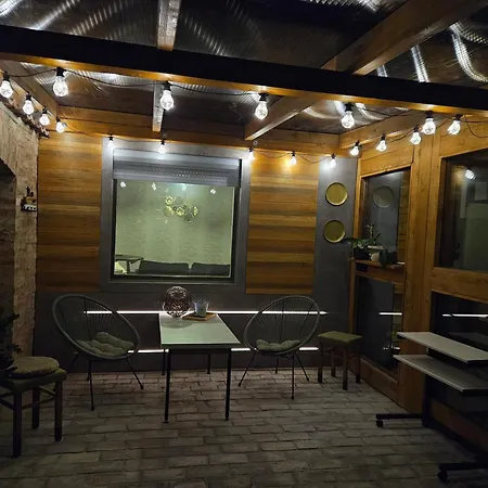 Apartment Toelgyes Apartmanhaz *