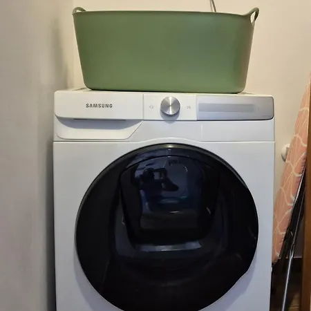 Toelgyes Apartmanhaz * Szegedin