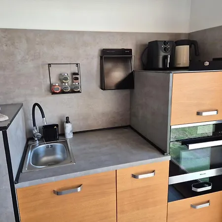 Toelgyes Apartmanhaz Apartment *