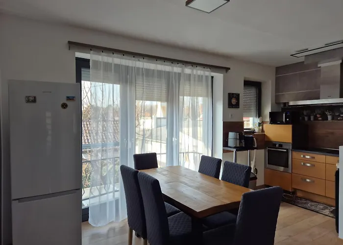 Tölgyes Apartamento *